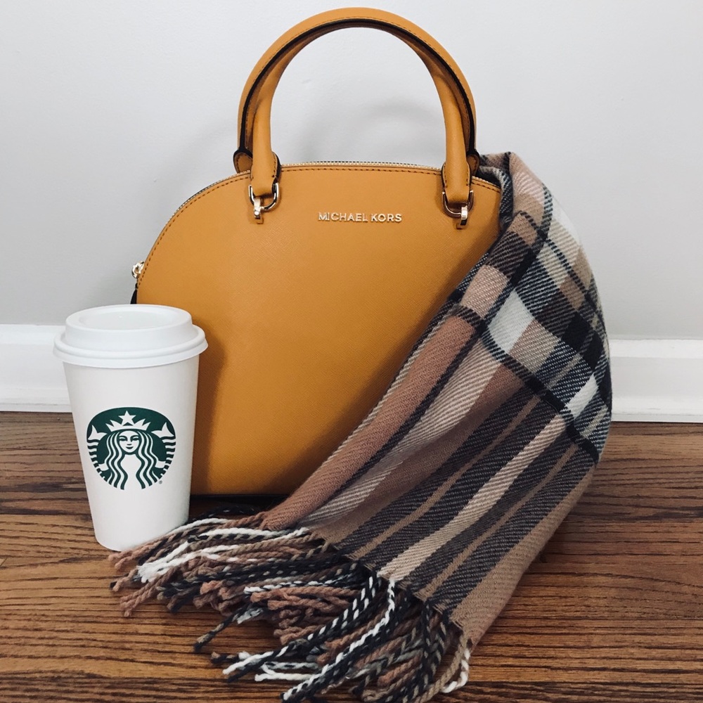 🌻HOST PICK!🌻 Michael Kors Large Emmy **NWT!**